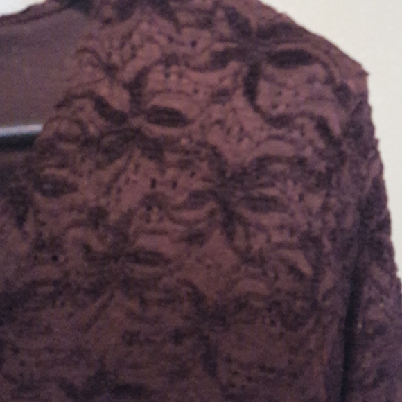 Woman's textured/ velour top - Picture 3 of 5